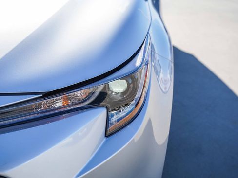 Certified 2025 Toyota Corolla LE image 5