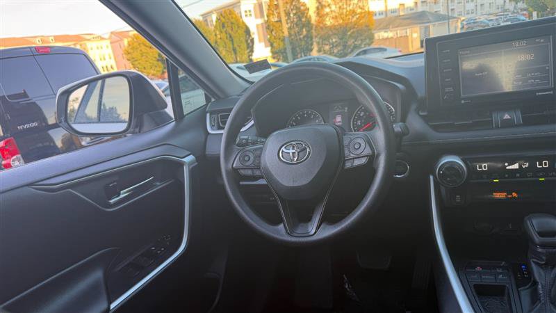 Used 2020 Toyota RAV4 XLE w/ Convenience Package FWD image 22