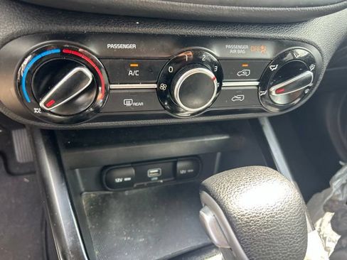 Used 2022 Kia Soul LX FWD image 29