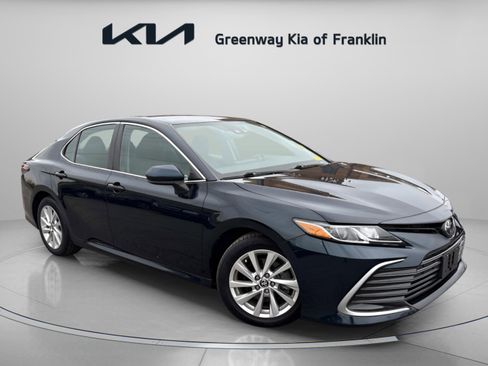 Used 2021 Toyota Camry LE image 1