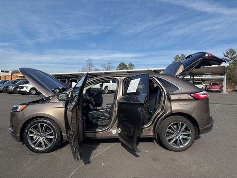 Used 2019 Ford Edge Titanium w/ Equipment Group 301A image 25