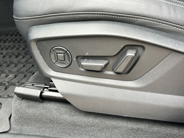 Used 2023 Audi Q8 Prestige w/ Prestige Package AWD/4WD image 19