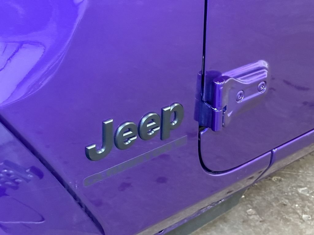 New 2026 Jeep Gladiator Sport AWD/4WD image 15