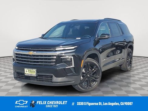 New 2026 Chevrolet Traverse LT w/ Driver Confidence Package image 1