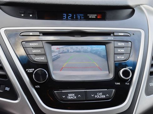 Used 2015 Hyundai Elantra SE w/ Option Group 02 FWD image 18