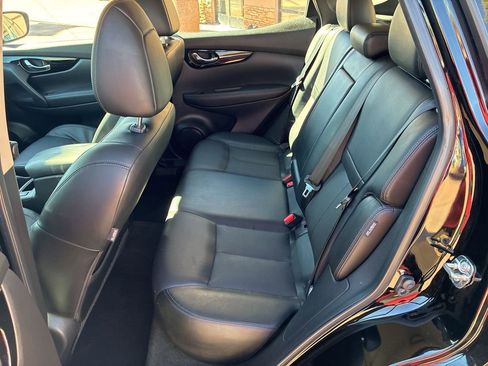 Used 2022 Nissan Rogue Sport SL w/ Premium Package image 16