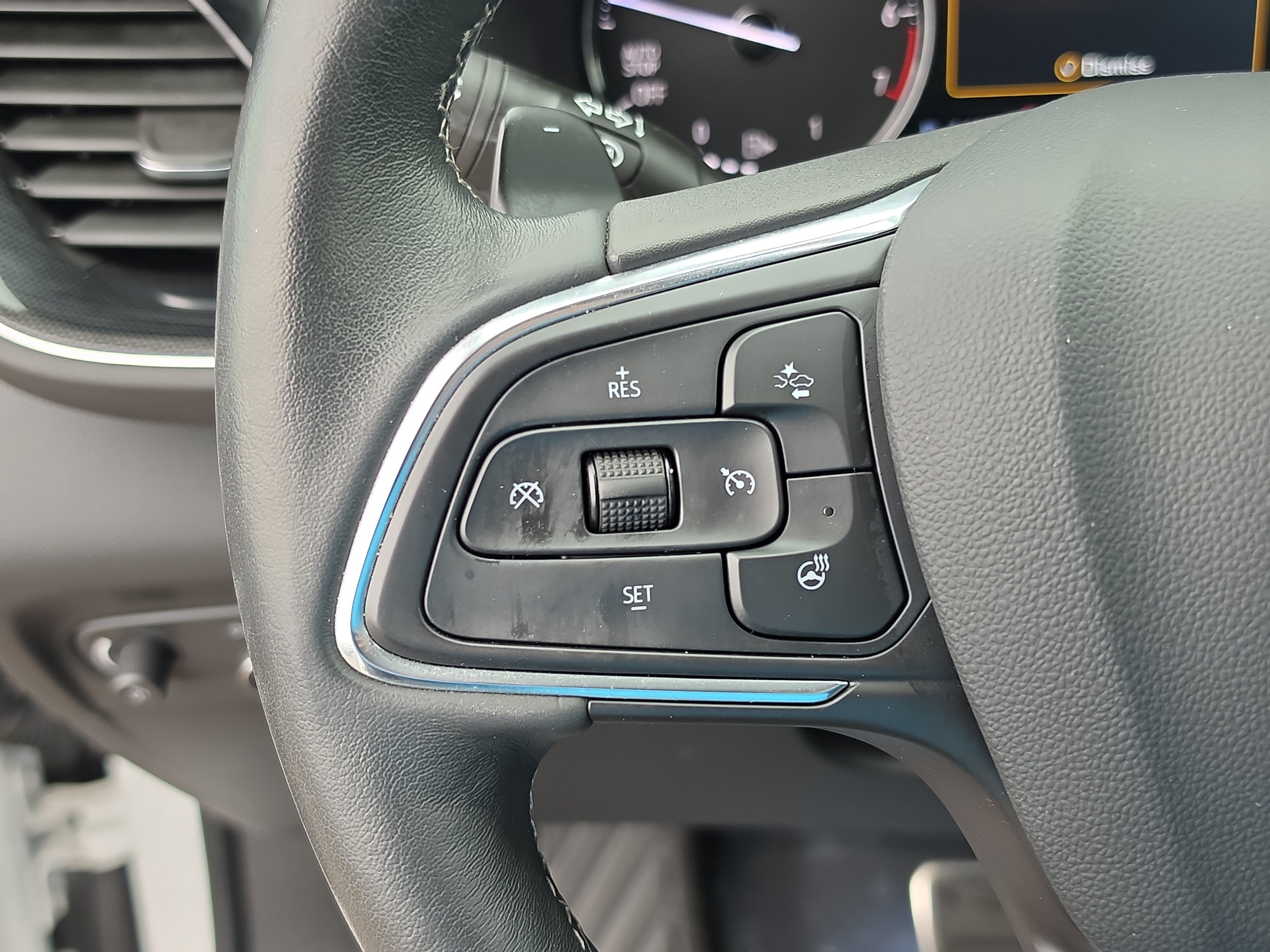 Used 2023 Buick Envision Essence w/ Sport Touring Package FWD image 31