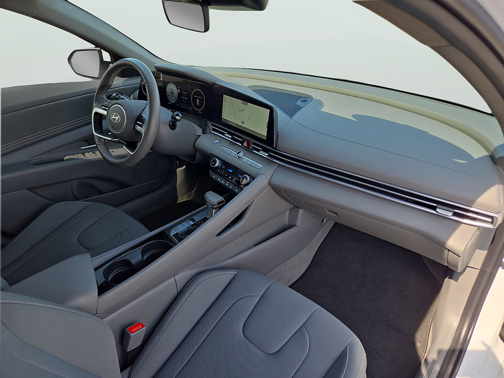 Certified 2025 Hyundai Elantra SEL FWD image 37