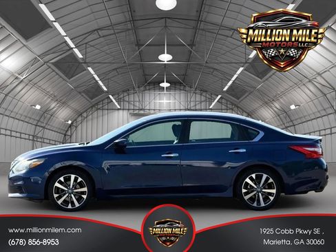Used 2016 Nissan Altima 2.5 SR FWD image 8