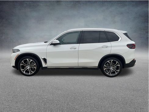 Used 2024 BMW X5 sDrive40i w/ Parking Assistance Package RWD image 11