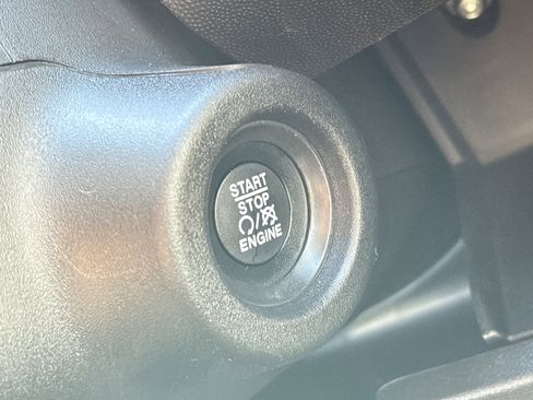 Used 2024 RAM ProMaster 3500 w/ Convenience Group image 28