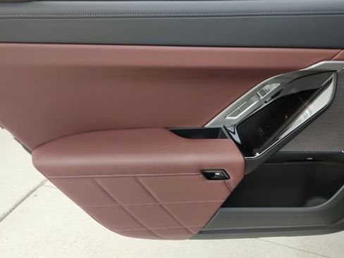 Used 2026 BMW 740i w/ Premium Package RWD image 61