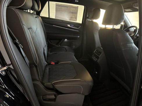 New 2026 Volkswagen Atlas Cross Sport SEL Premium R-Line AWD/4WD image 34