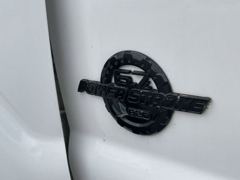 Used 2013 Ford F350 Lariat w/ Lariat Chrome Pkg image 8