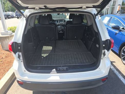 Used 2017 Toyota Highlander SE AWD/4WD image 10