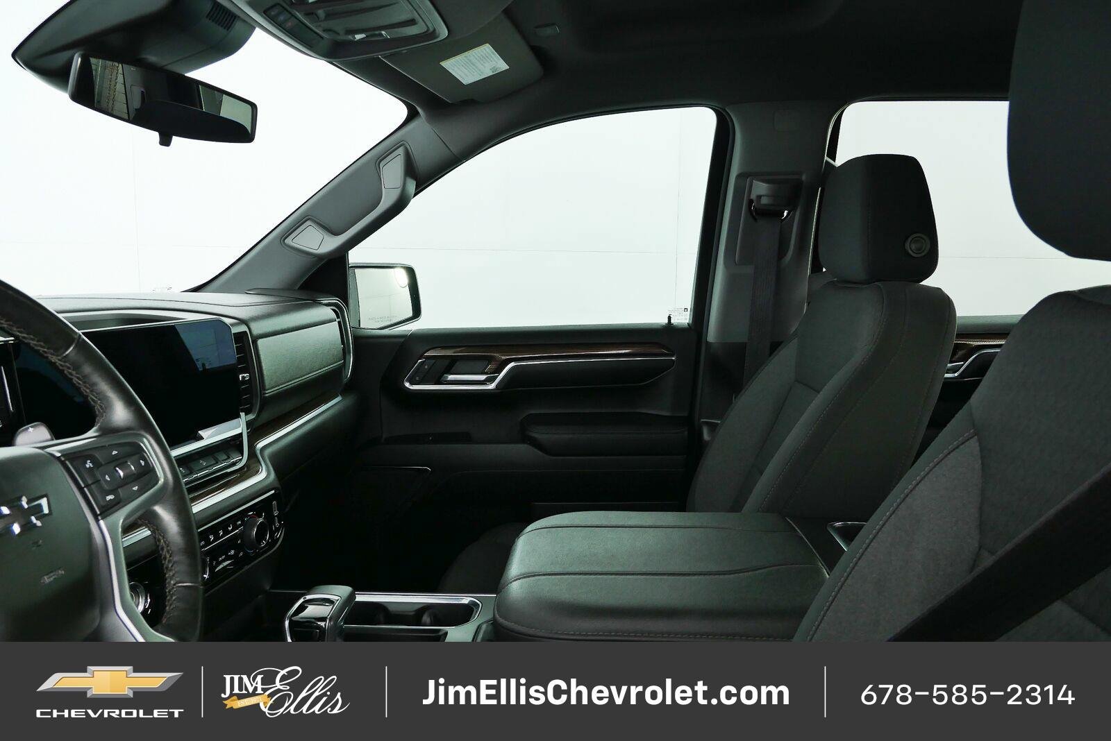 Used 2023 Chevrolet Silverado 1500 RST AWD/4WD image 5
