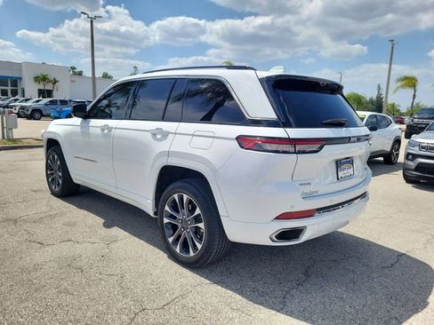 Used 2022 Jeep Grand Cherokee Overland w/ Luxury Tech Group IV image 3