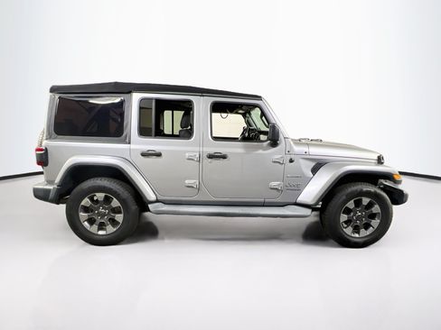 Used 2020 Jeep Wrangler Unlimited Sahara w/ LED Lighting Group AWD/4WD image 4