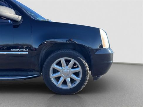 Used 2011 GMC Yukon Denali image 20