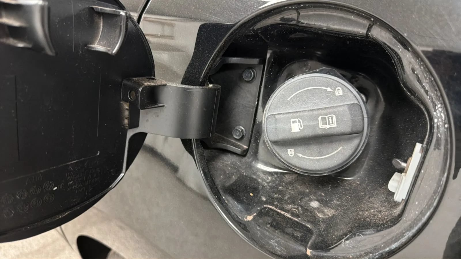 Used 2020 Hyundai Elantra SEL FWD image 26