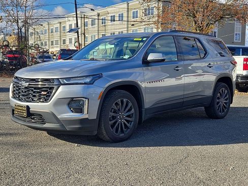 Used 2023 Chevrolet Traverse RS w/ LPO, Floor Liner Package image 4