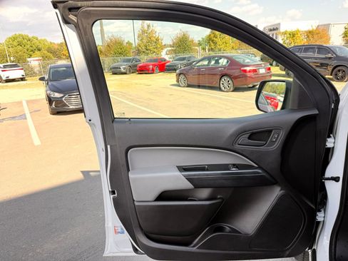 Used 2018 Chevrolet Colorado W/T w/ WT Convenience Package RWD image 16