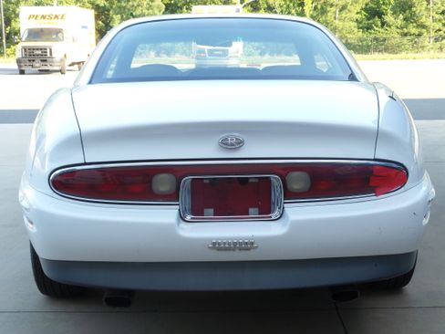 Used 1995 Buick Riviera Coupe image 5