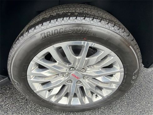 Used 2026 GMC Yukon XL Denali w/ Advanced Technology Package image 20