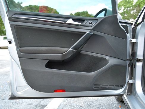 Used 2017 Volkswagen GTI S image 15