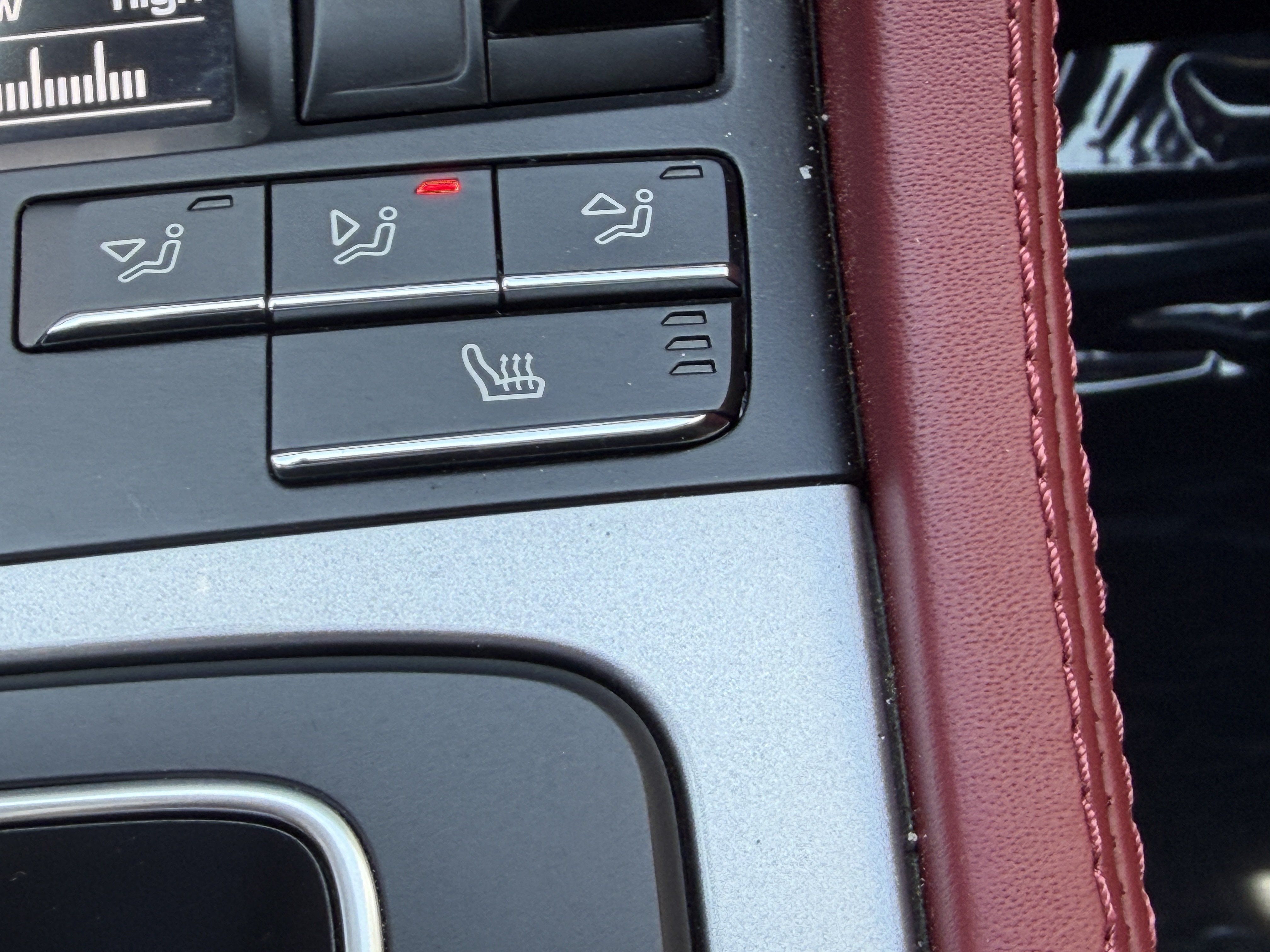 Certified 2022 Porsche 718 Boxster Spyder RWD image 25