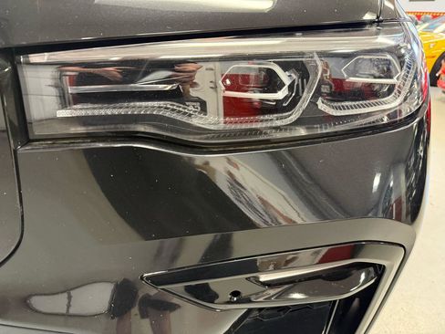 Used 2022 BMW X7 xDrive40i w/ M Sport Package AWD/4WD image 26