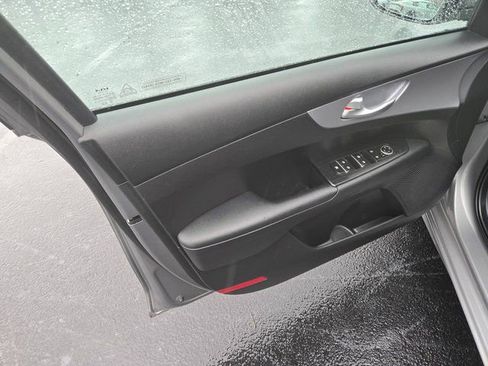 Used 2024 Kia Forte LXS w/ LXS Technology Package image 21