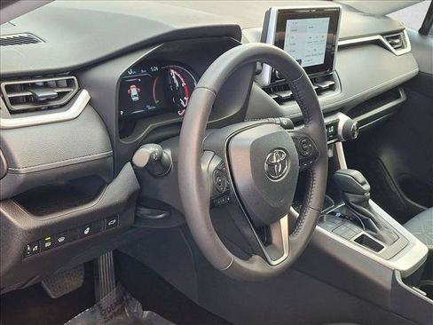 Used 2025 Toyota RAV4 XLE w/ Convenience Package AWD/4WD image 9