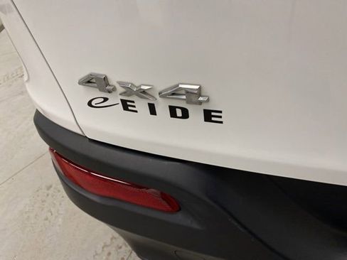 Used 2015 Jeep Cherokee Latitude w/ Cold Weather Group image 28