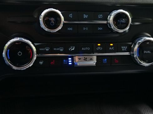 Used 2024 Ford F250 Platinum AWD/4WD image 14