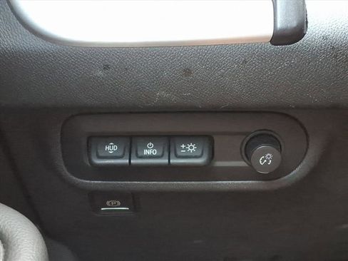 Used 2022 GMC Terrain SLT w/ Tech Package image 11