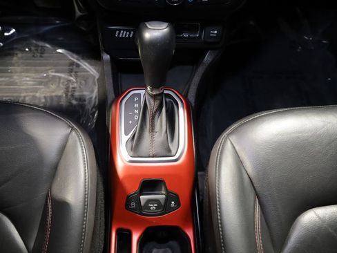 Used 2020 Jeep Renegade Trailhawk w/ Premium Leather Group image 23