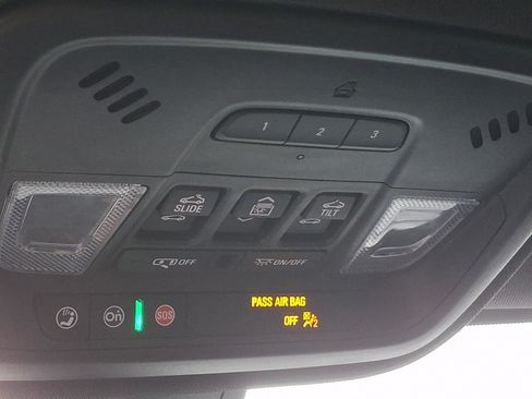 Used 2023 Chevrolet Traverse Premier AWD/4WD image 30