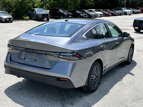 New 2026 Nissan Sentra SV w/ SV Convenience Package FWD image 7