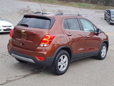 Used 2019 Chevrolet Trax LT w/ LT Convenience Package image 5