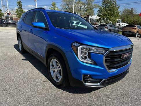 Used 2024 GMC Terrain SLE w/ Driver Convenience Package FWD image 11