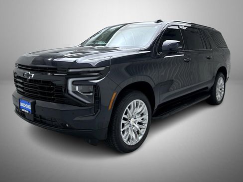 Used 2025 Chevrolet Suburban RST w/ Comfort Package image 1