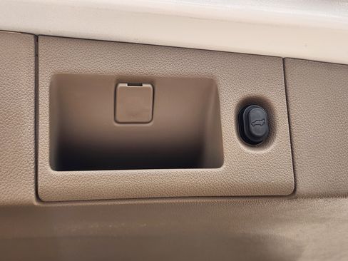 Used 2020 GMC Yukon XL SLT image 39