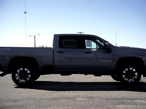 Used 2024 Chevrolet Silverado 2500 Custom w/ Custom Convenience Package image 4