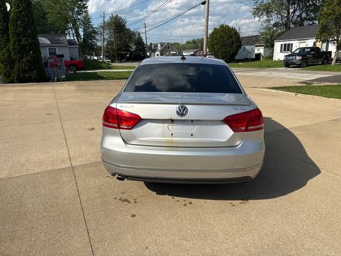 Used 2012 Volkswagen Passat TDI SEL Premium FWD image 7