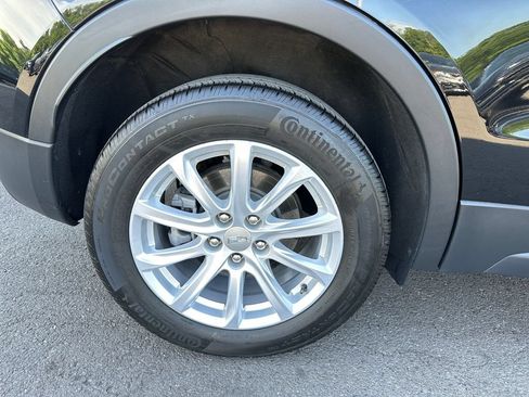 Used 2023 Cadillac XT4 Luxury w/ Cold Weather Package AWD/4WD image 18