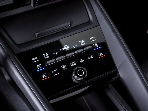 New 2026 Porsche Macan 4 Electric image 24