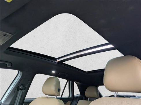 Used 2024 Volkswagen Atlas Cross Sport SE w/ Panoramic Sunroof Package AWD/4WD image 16
