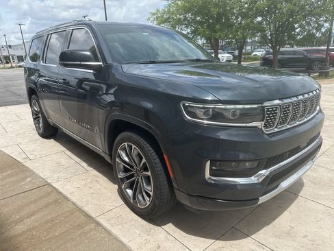 Used 2023 Jeep Grand Wagoneer Series III AWD/4WD image 7