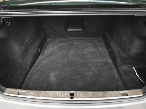 Used 2022 BMW 740i xDrive w/ M Sport Package image 42